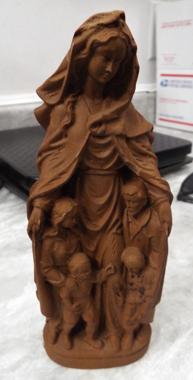 Vintage Village Gifts Exclusive Replica Madonna & Family Figurine USA 8"